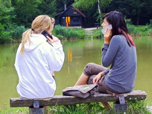 teens on cell phone